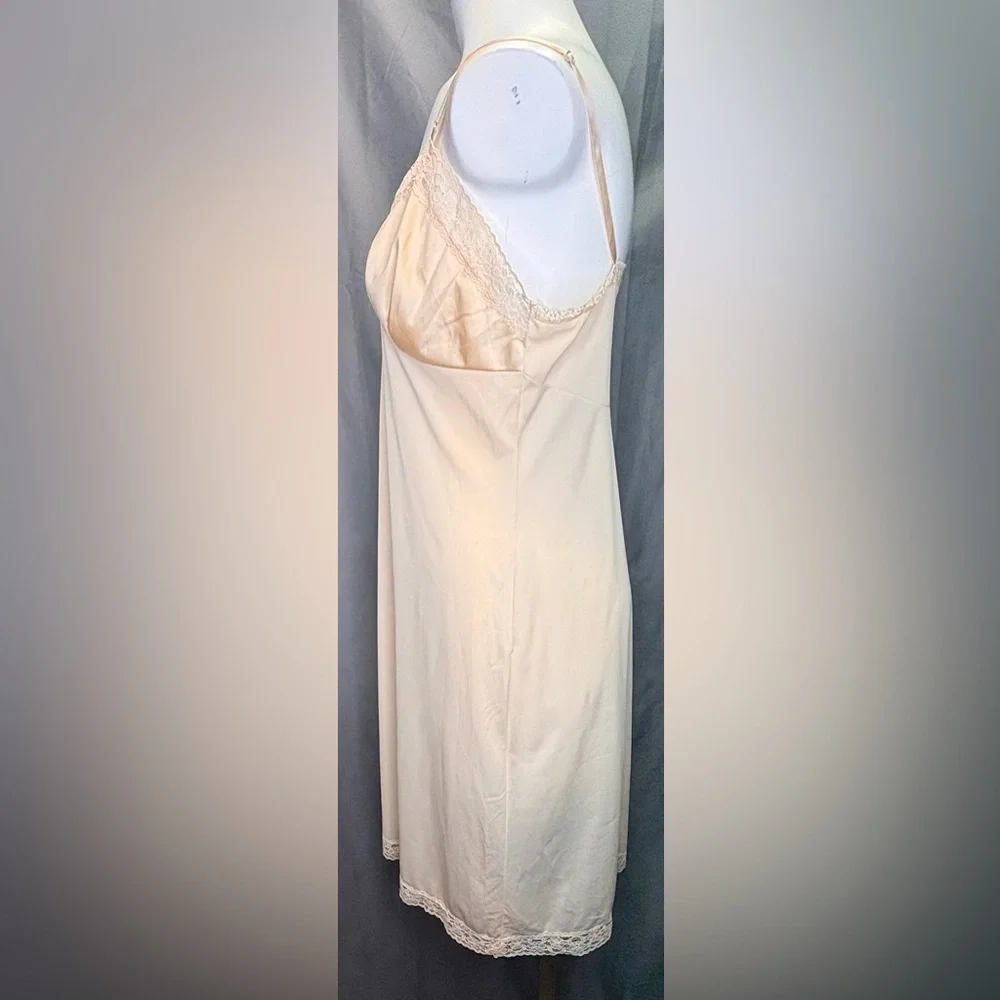 Vanity Fair Vintage Full Slip Size 36 L Nylon Lace Dress Slip Made in USA